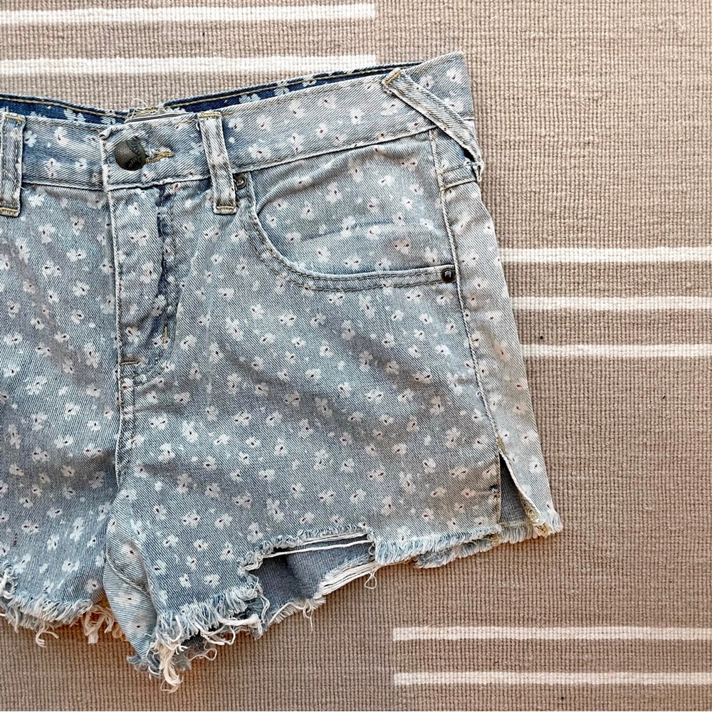 NWOT Free People Denim Daisy Shorts